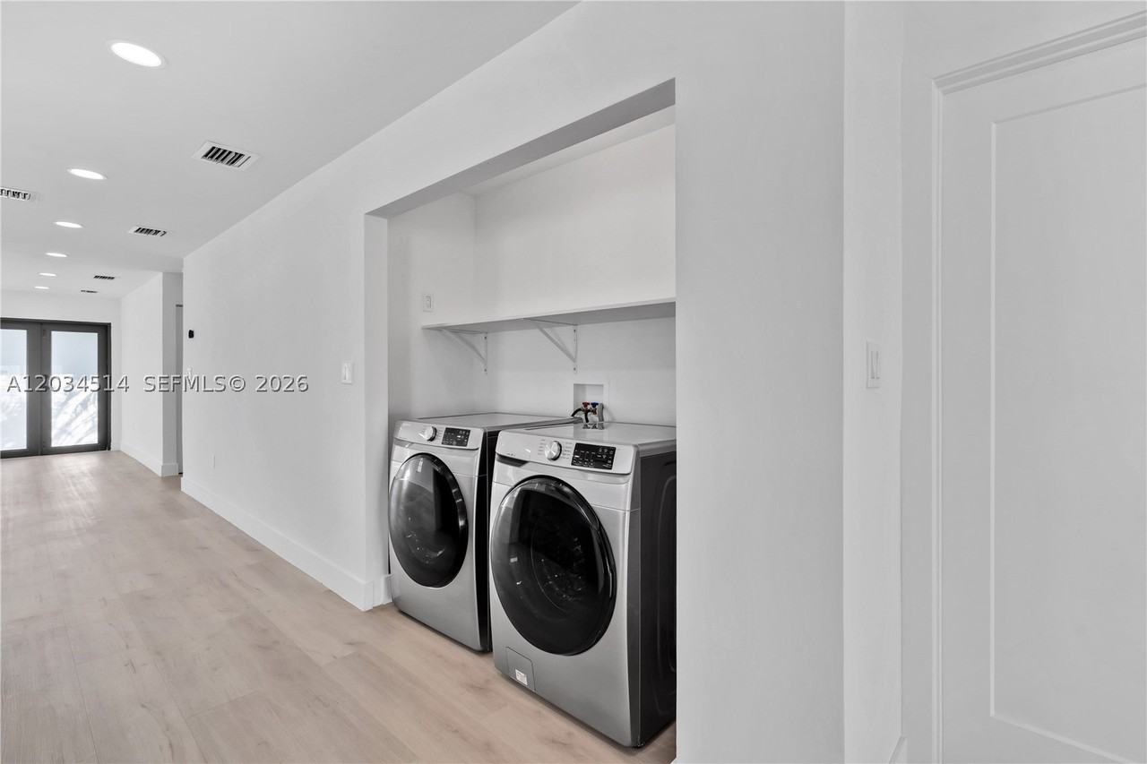 407 Nw 45th St #NA - Photo 6 of 21