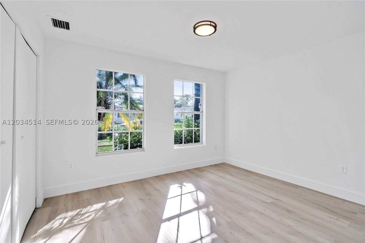 407 Nw 45th St #NA - Photo 7 of 21