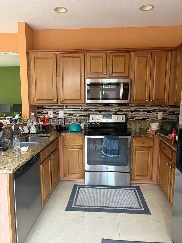 10383 Nw 30th Ter - Photo 4 of 15