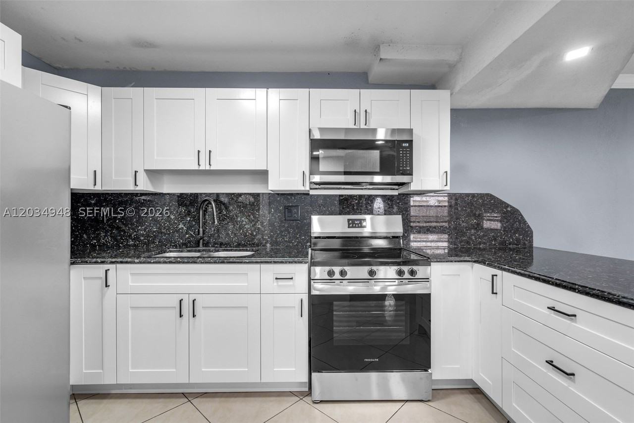 5335 W 23rd Ct #13-4 - Photo 7 of 24