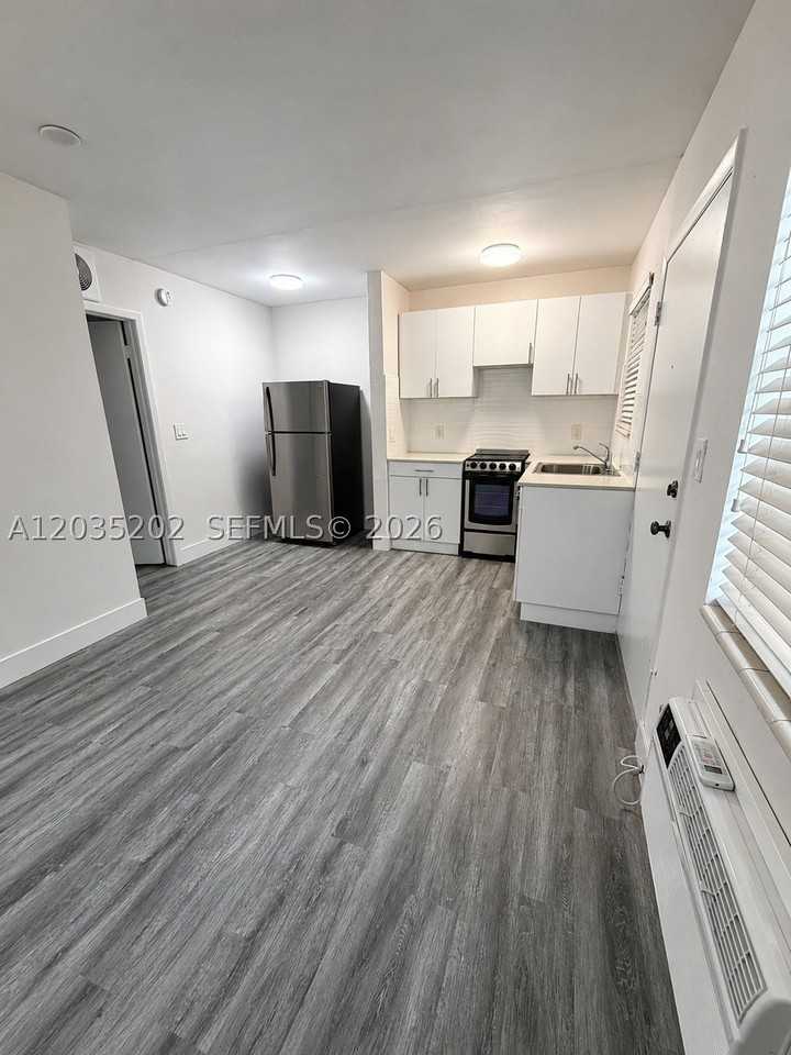 427 Anastasia Ave #11 - Photo 2 of 7