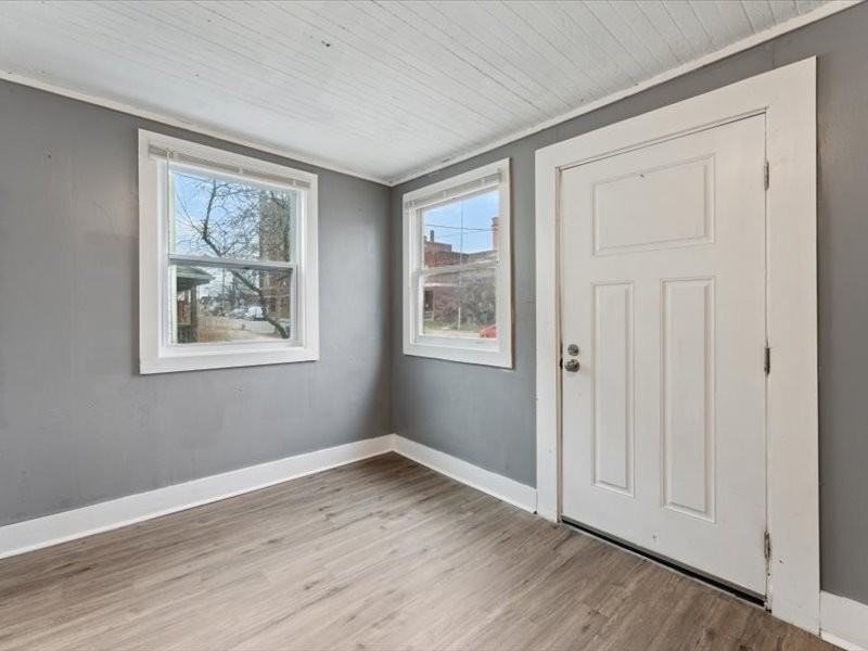 4002 Ardmore Ave #1 - Photo 4 of 50