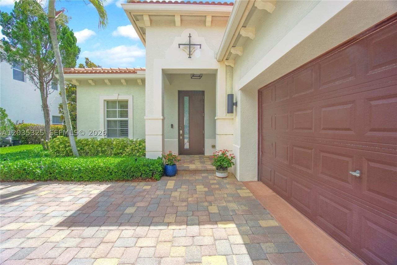 230 Porgee Rock Pl #230 - Photo 2 of 50