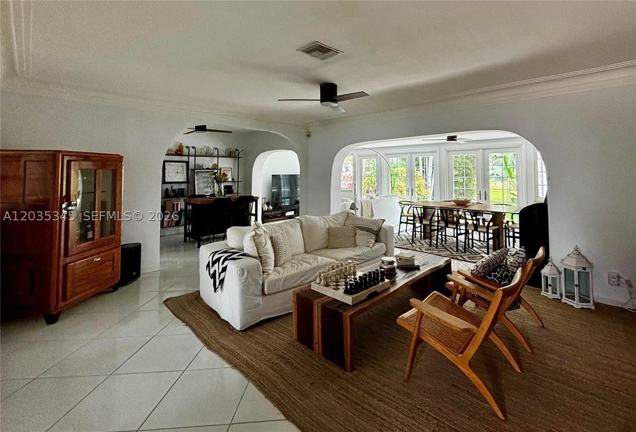 745 S Shore Dr - Photo 2 of 28