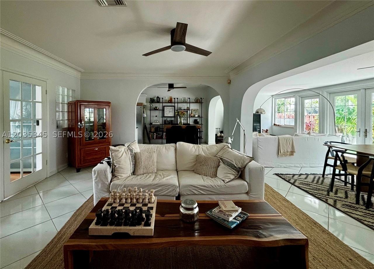 745 S Shore Dr - Photo 4 of 28