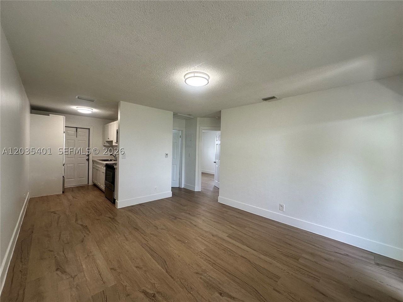 5911 Ne 18th Ave #4 - Photo 3 of 29