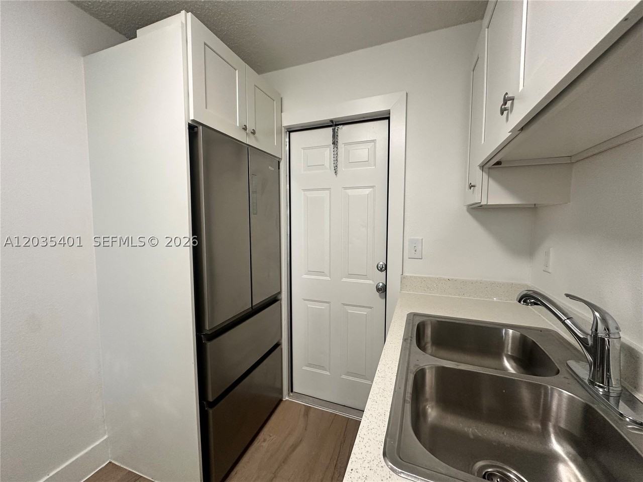 5911 Ne 18th Ave #4 - Photo 6 of 29
