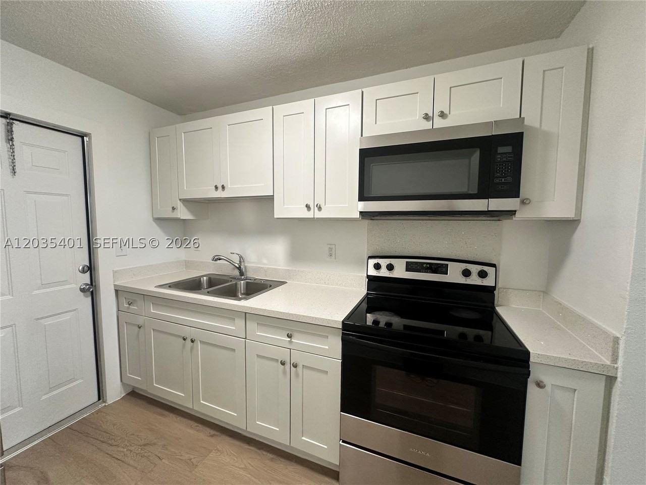 5911 Ne 18th Ave #4 - Photo 7 of 29