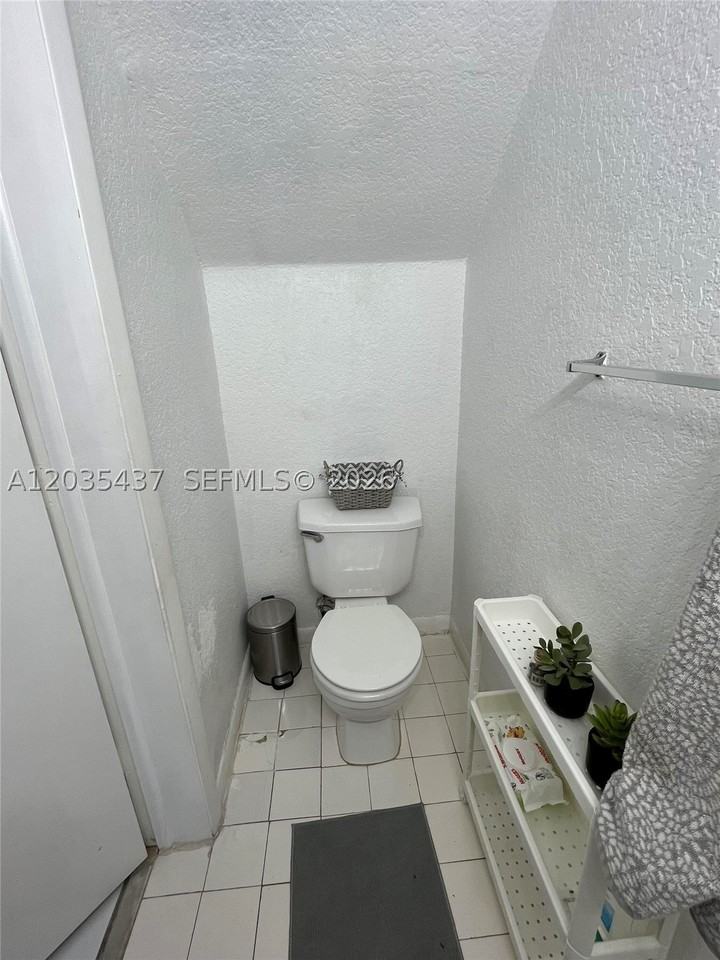 171 Riviera Cir #1 - Photo 4 of 27
