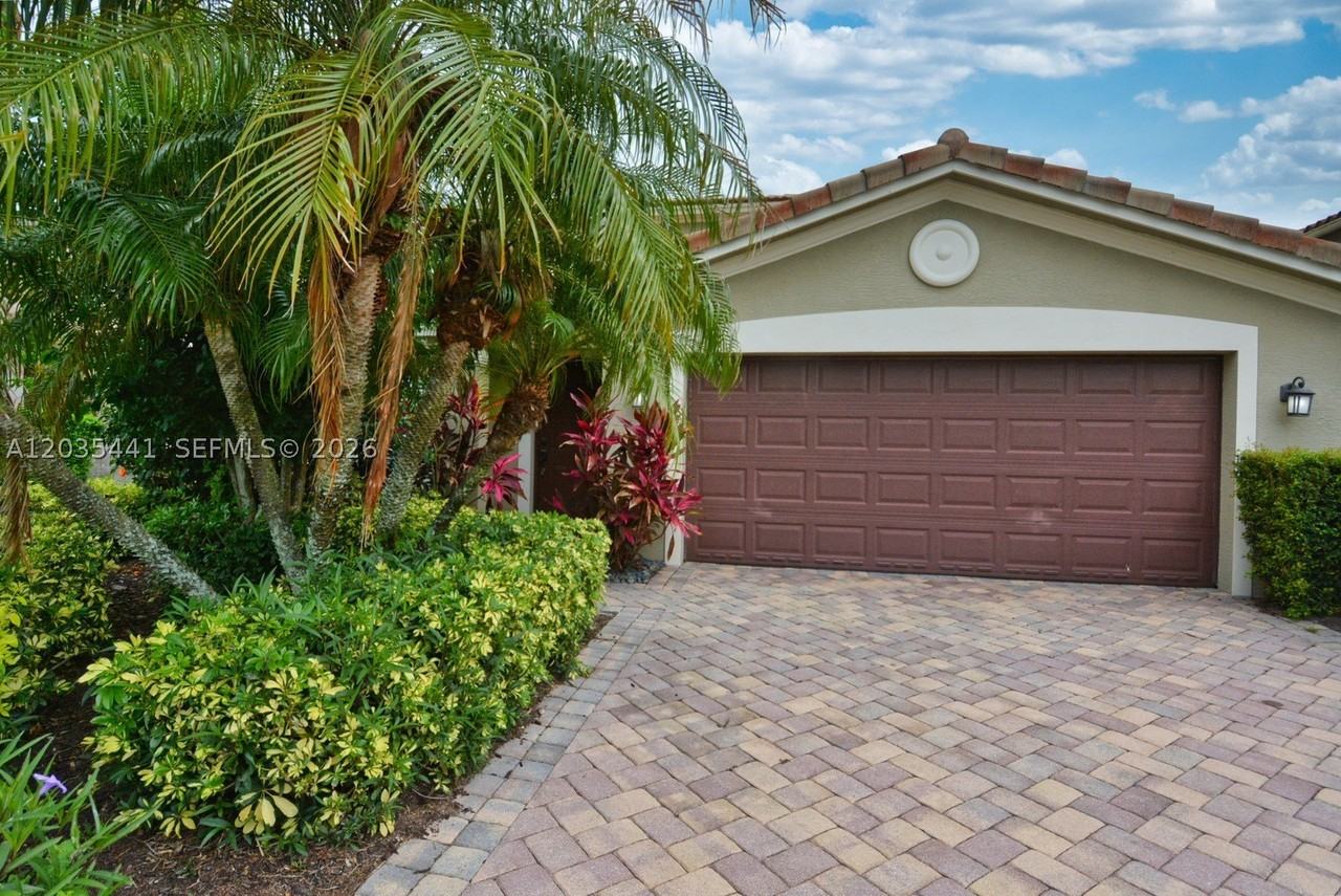 4648 56th Ln - Photo 3 of 50