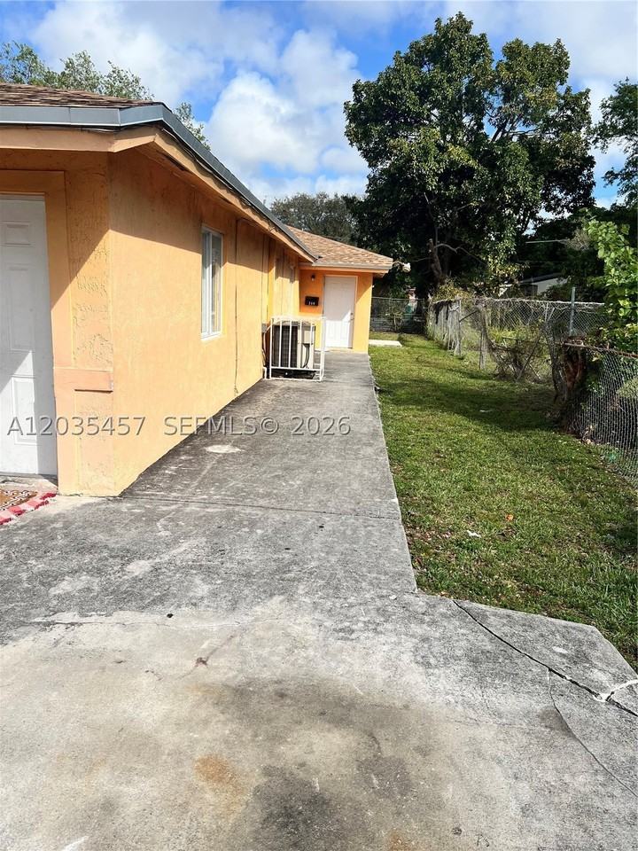 789 Nw 55th Ter #B