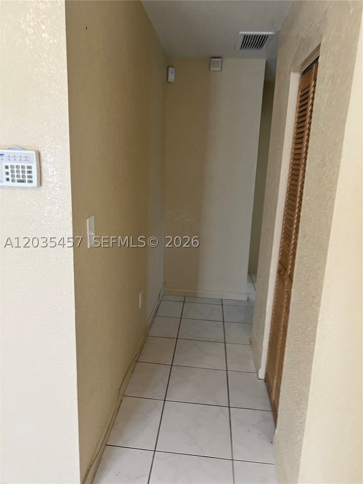 789 Nw 55th Ter #B - Photo 4 of 11