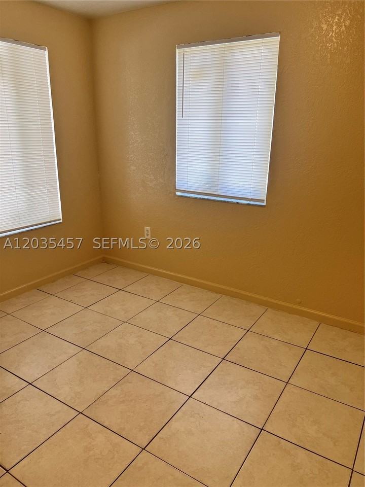 789 Nw 55th Ter #B - Photo 6 of 11
