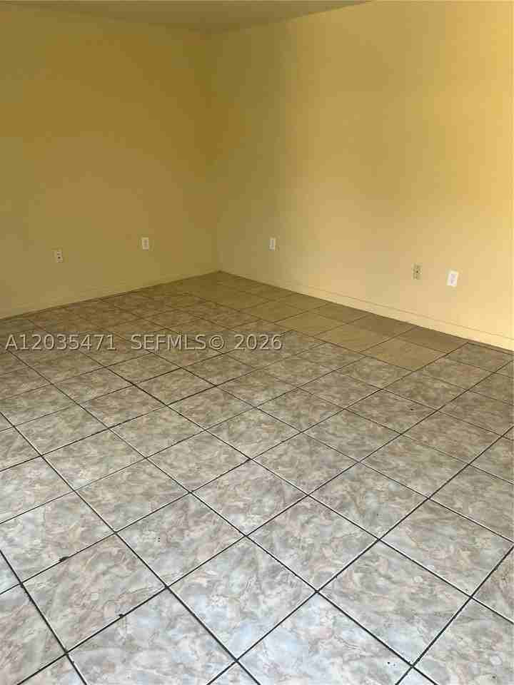 2111 Nw 100th St #B - Photo 6 of 7