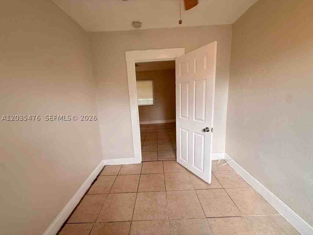 61 Ne 59th Ter - Photo 5 of 24