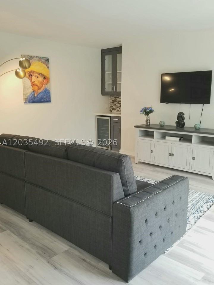 1601 Bay Rd #7 - Photo 2 of 15