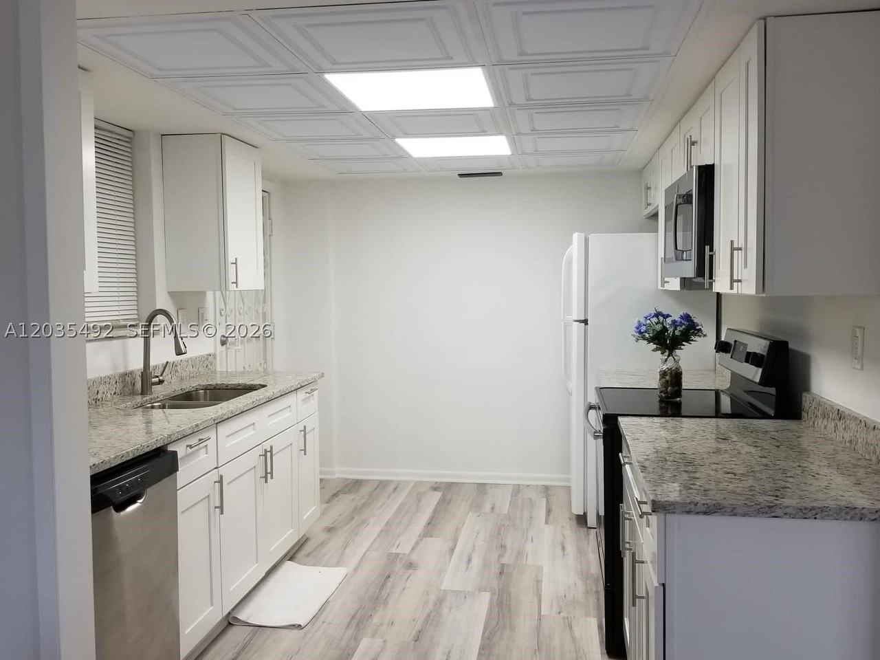 1601 Bay Rd #7 - Photo 5 of 15