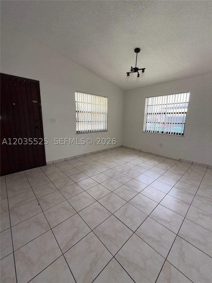 10968 Sw 5th St #10968 - Photo 3 of 10