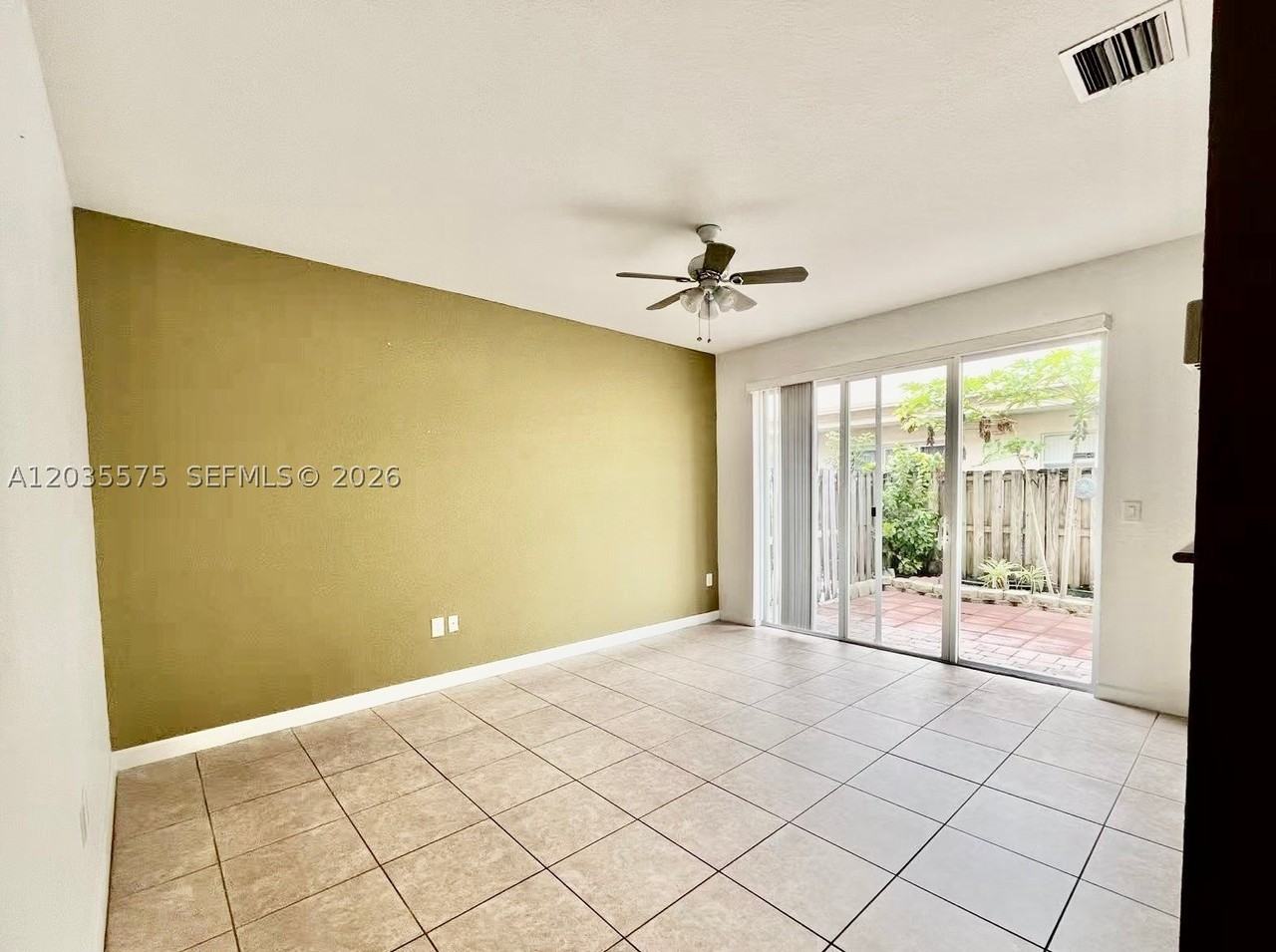 12842 Sw 135th St #12842 - Photo 4 of 11
