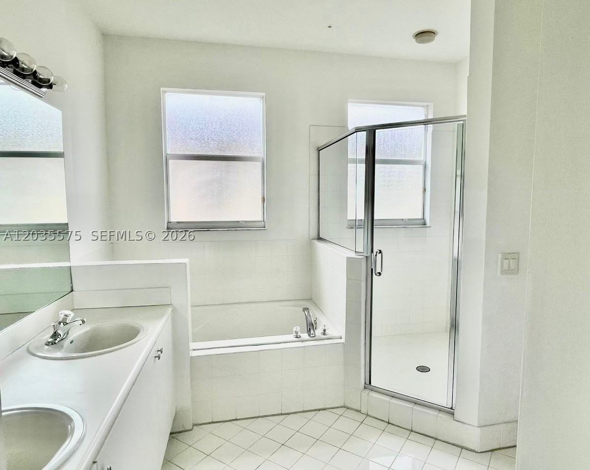 12842 Sw 135th St #12842 - Photo 7 of 11