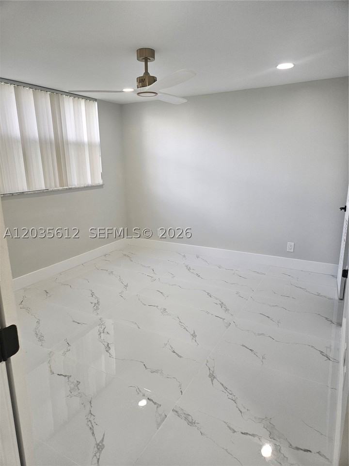 700 S Hollybrook Dr #207 - Photo 4 of 26