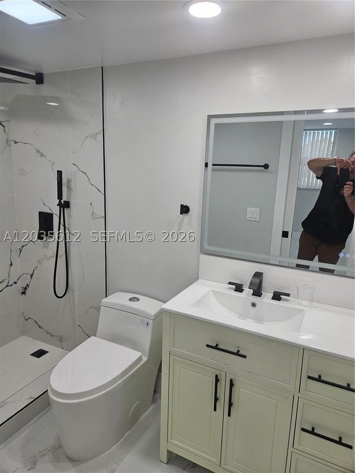 700 S Hollybrook Dr #207 - Photo 5 of 26