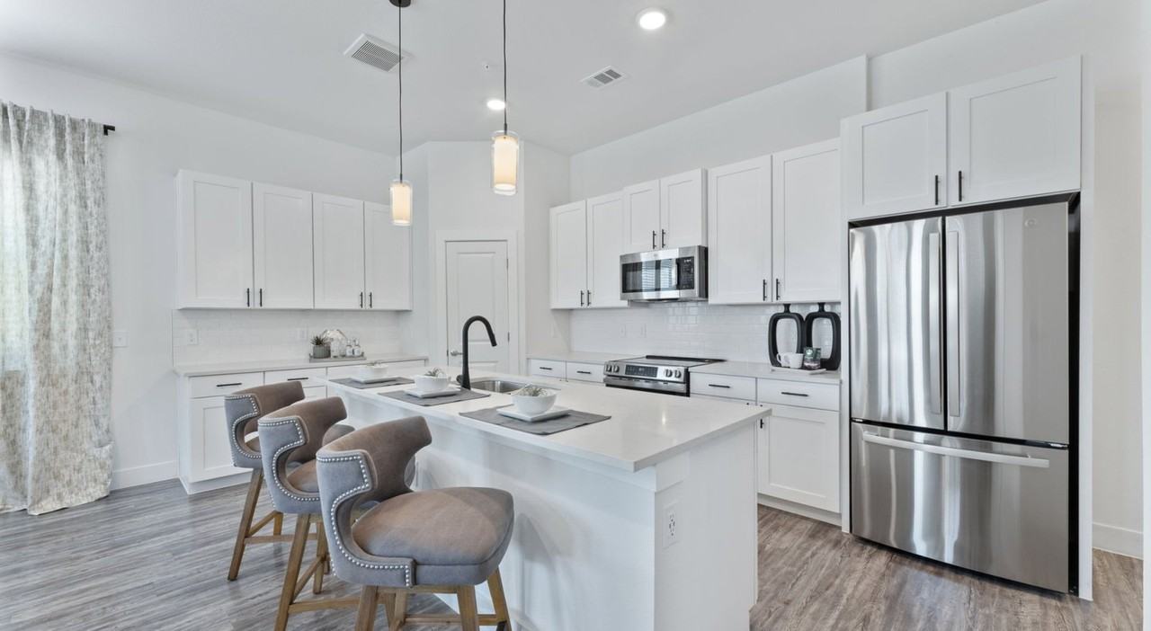 3800 W Lamberth Rd #4701 - Photo 2 of 6