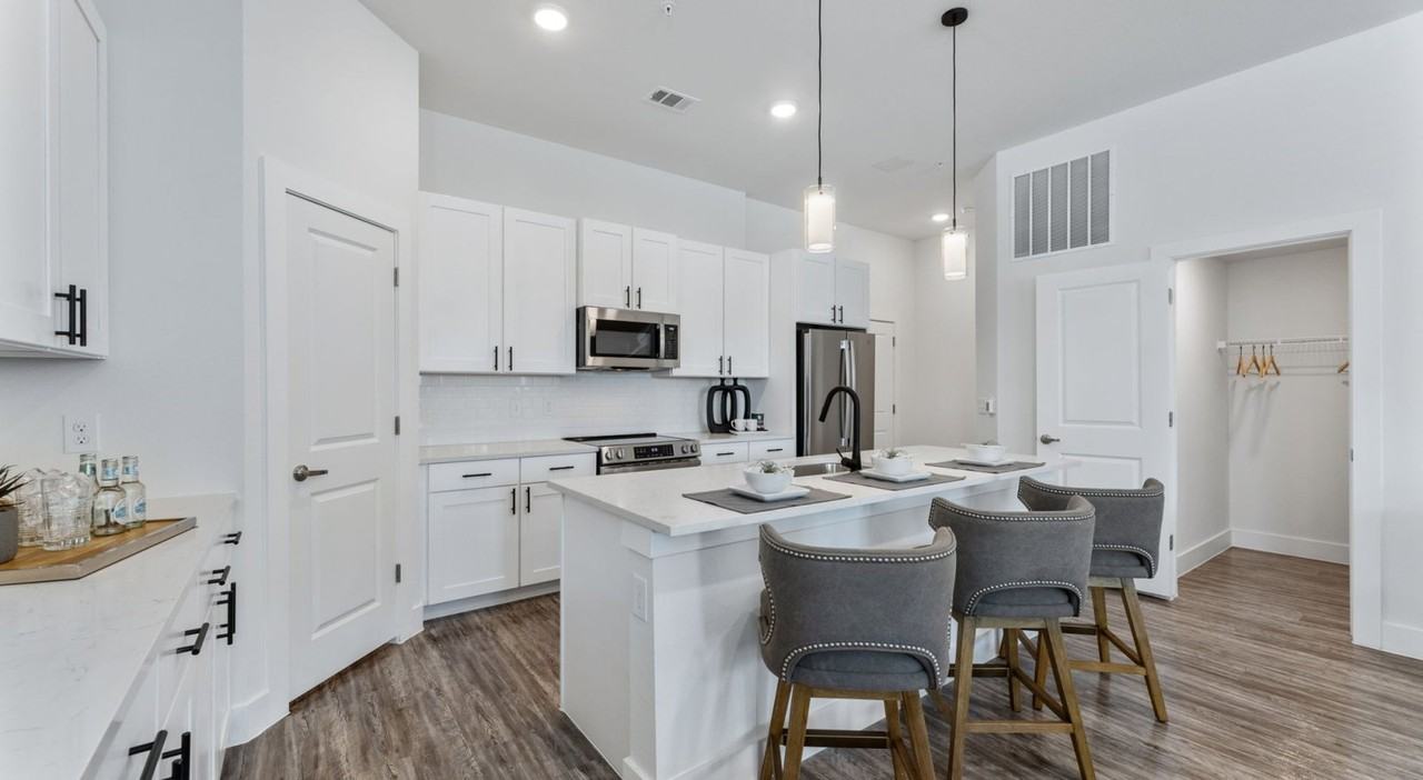 3800 W Lamberth Rd #4701 - Photo 3 of 6