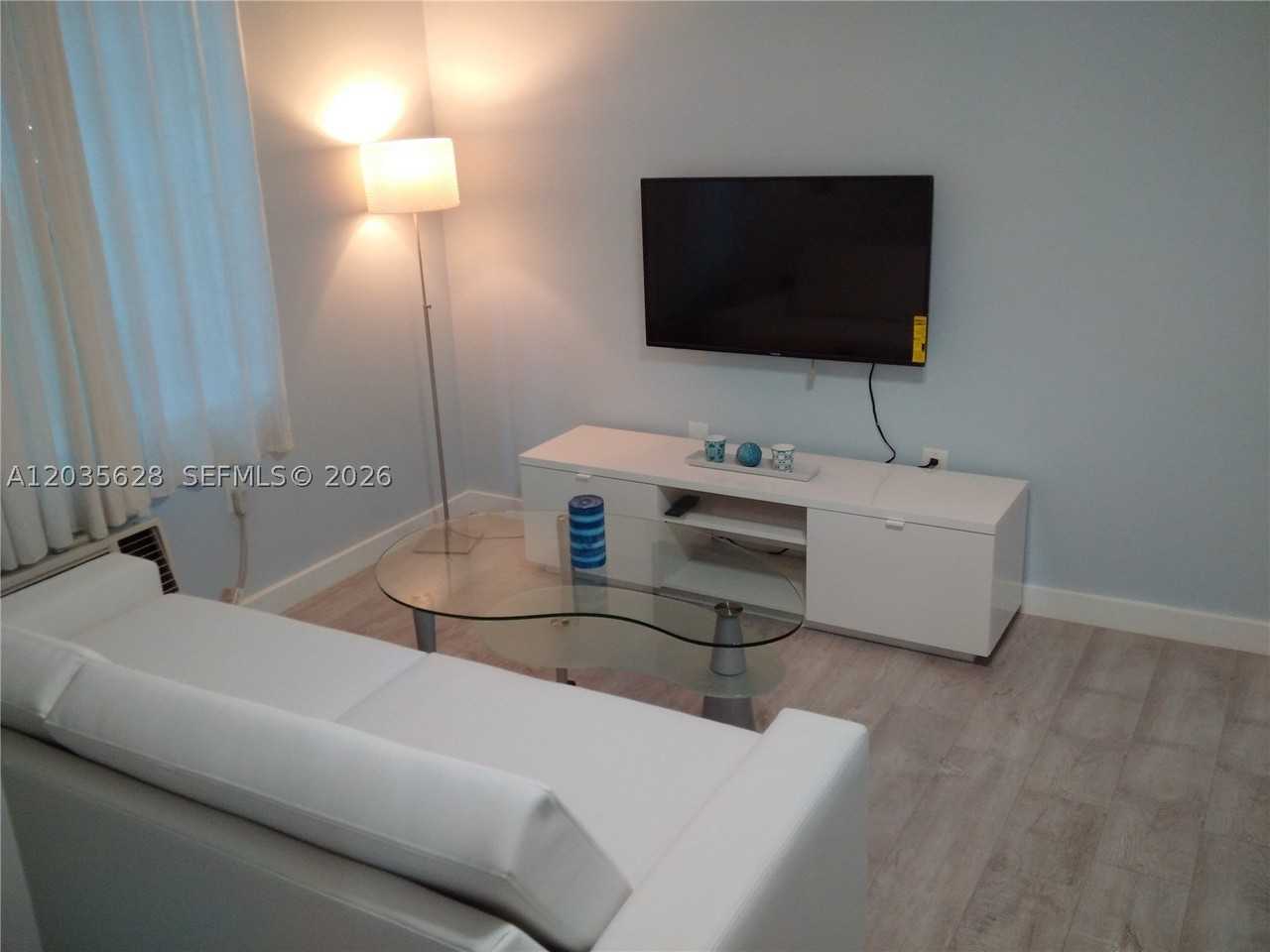 1525 Meridian Ave #104 - Photo 3 of 28