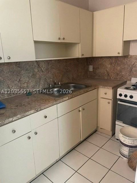 2751 Nw 46th St #11 - Photo 2 of 4