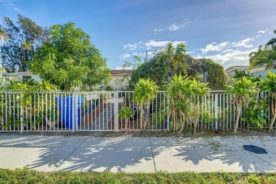 22XX Sw 42nd St #C