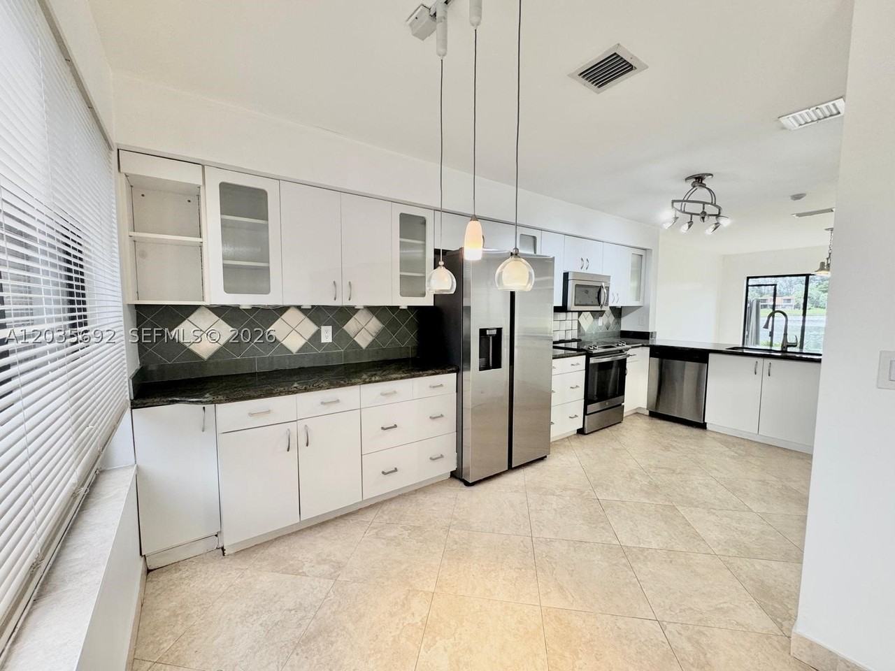 1415 Sw 110th Way #1415 - Photo 6 of 33