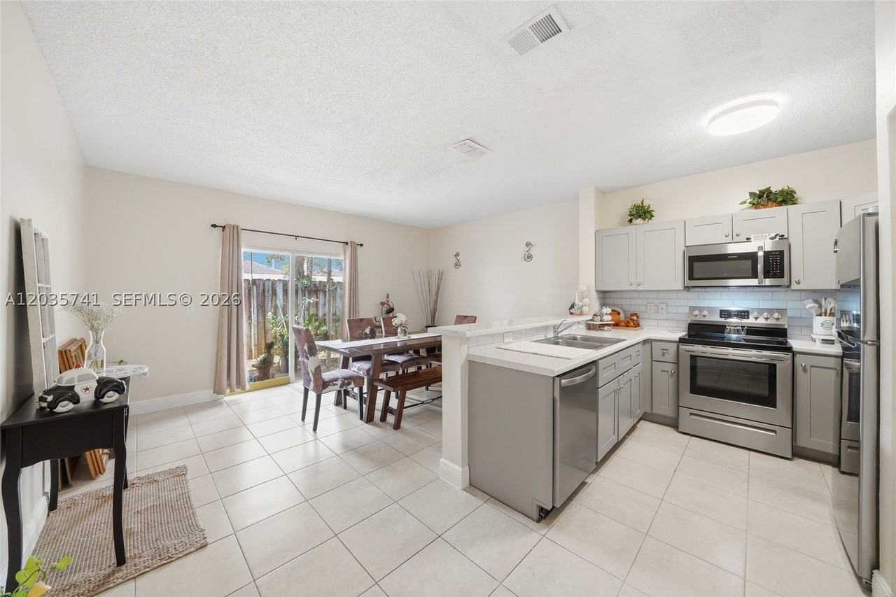 2263 Se 25th Ave #2263 - Photo 4 of 17