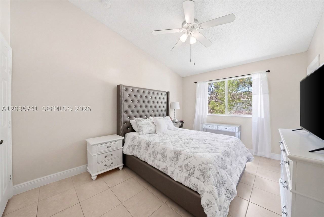 2263 Se 25th Ave #2263 - Photo 7 of 17