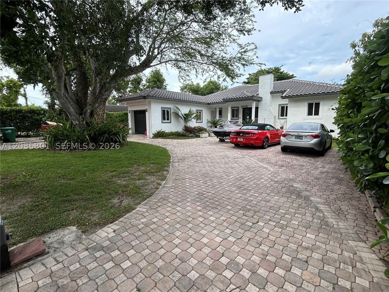 12885 Sw 77th Ave - Photo 3 of 20