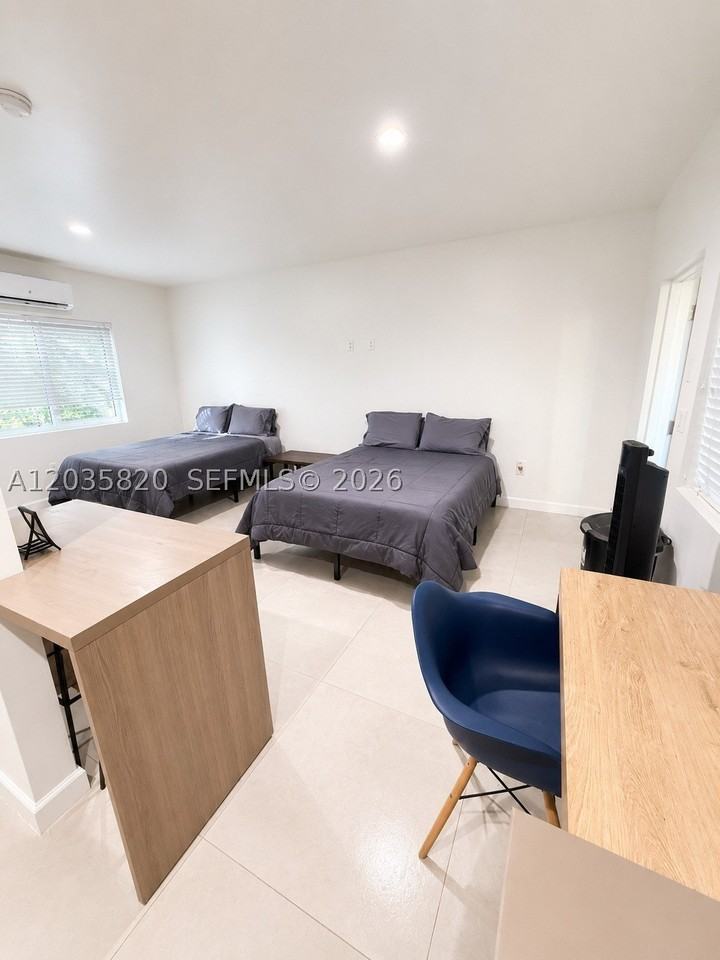 245 Ne 33rd St #104 - Photo 4 of 18