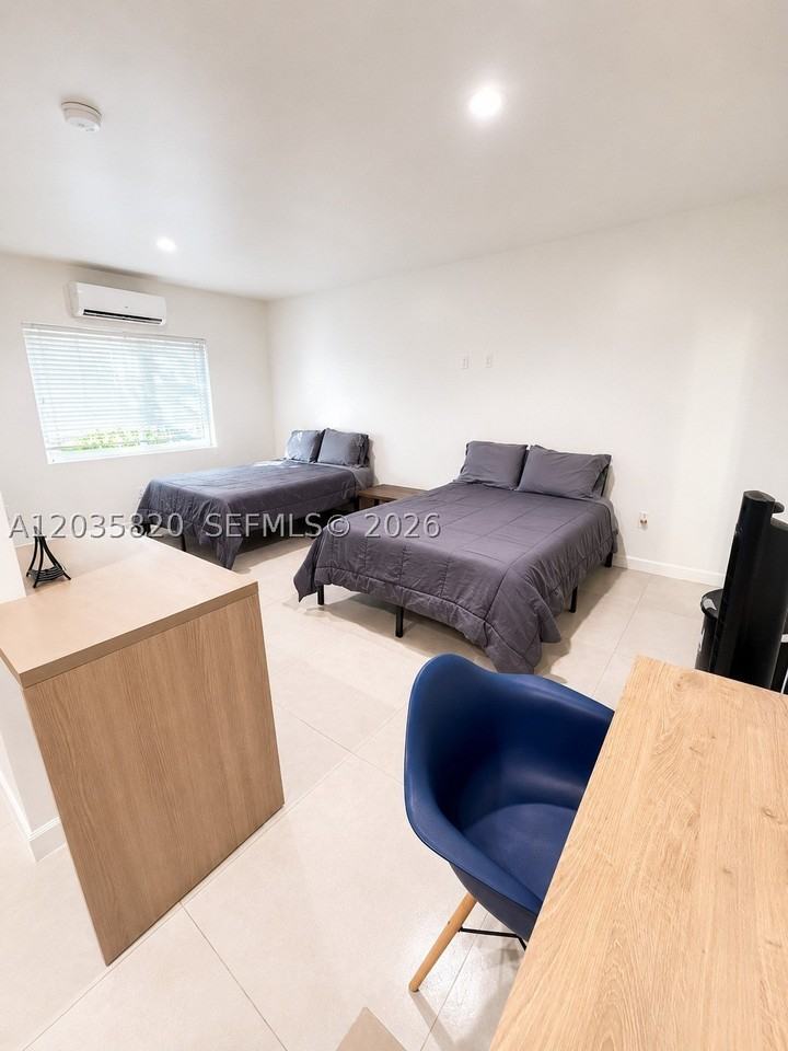 245 Ne 33rd St #104 - Photo 6 of 18