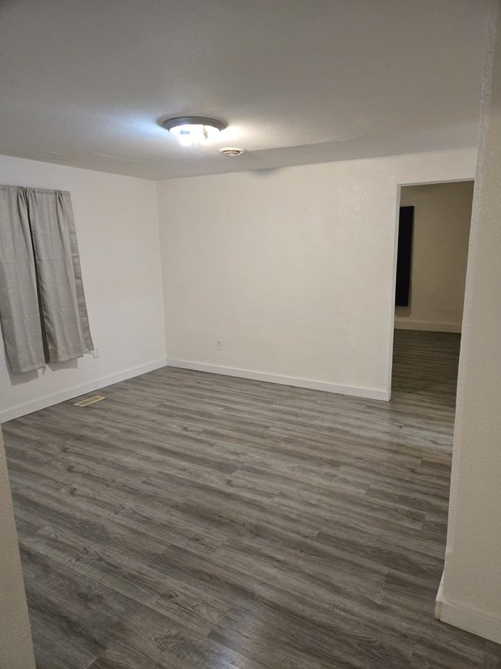 29 Douglas Ave #A - Photo 6 of 12
