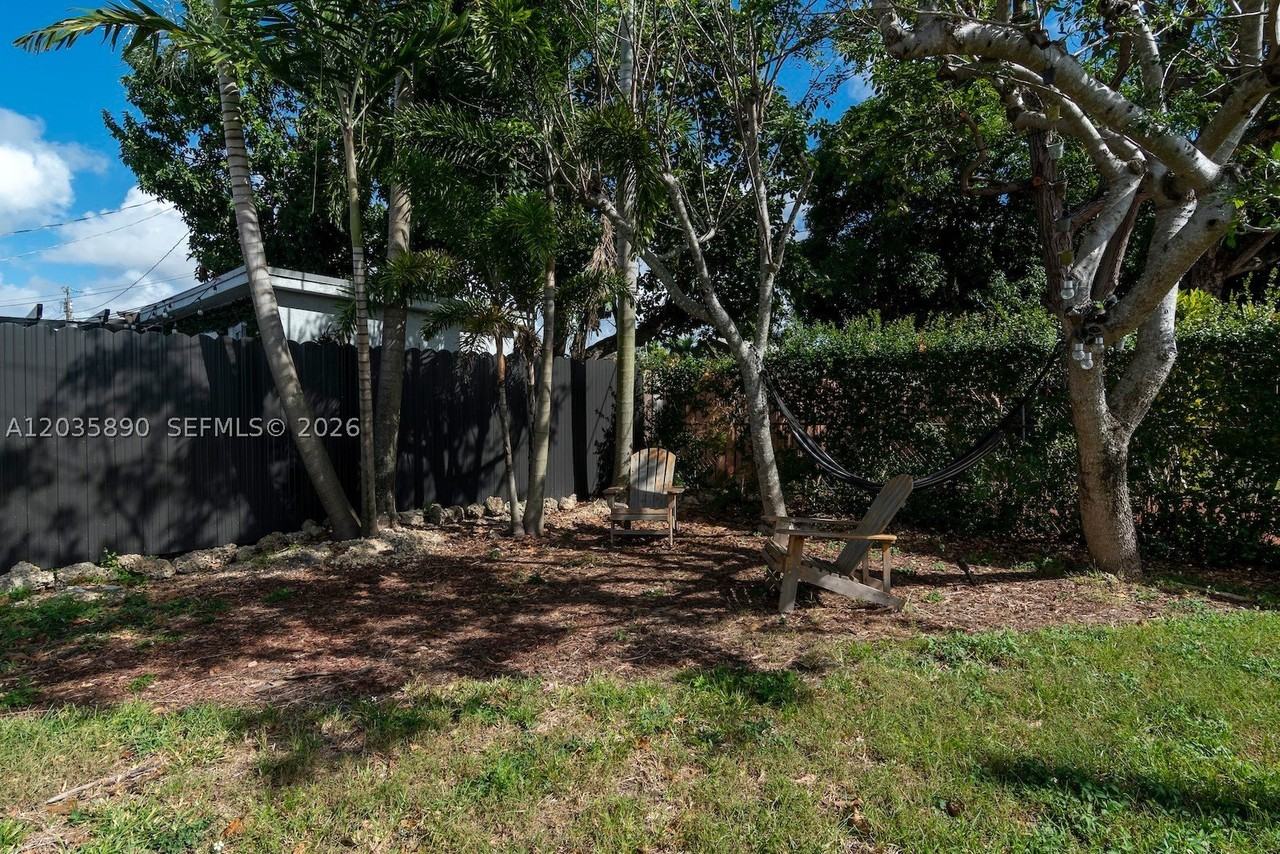 2729 Sw 67th Ave #0 - Photo 4 of 40