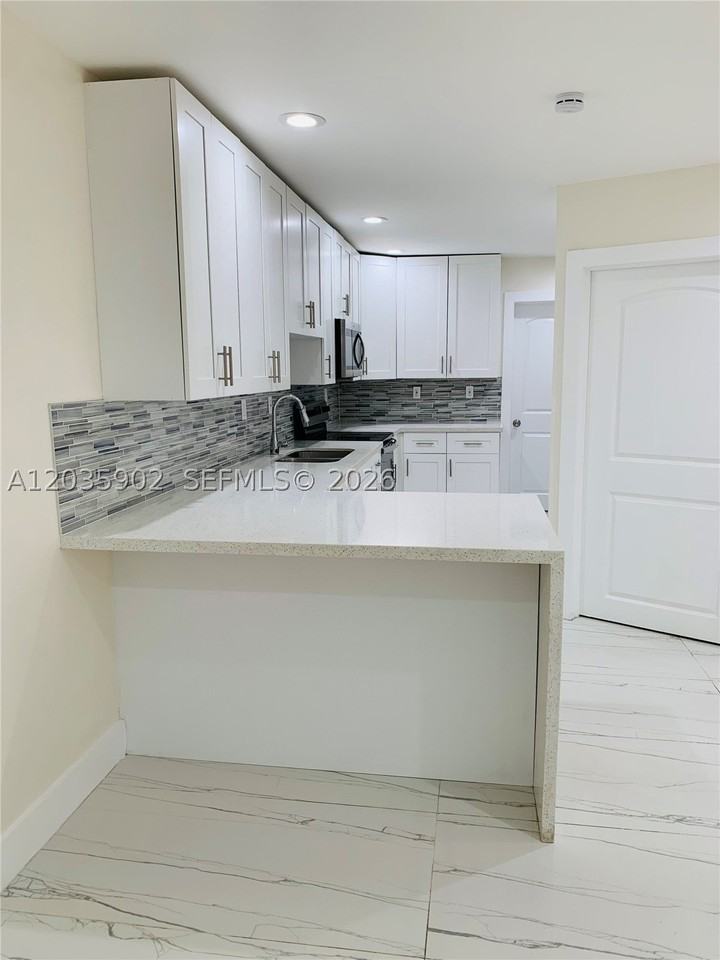 17010 Nw 53rd Ave - Photo 2 of 14