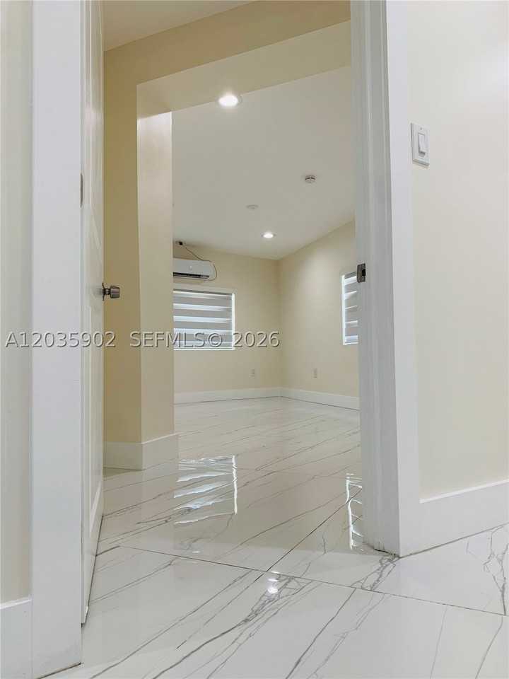 17010 Nw 53rd Ave - Photo 4 of 14