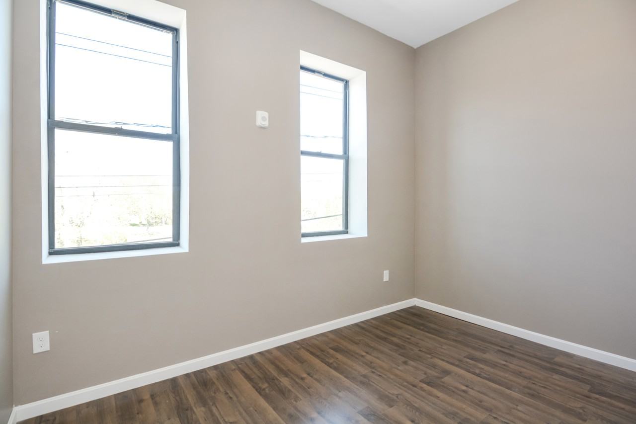 155 Crescent St #4 - Photo 3 of 10