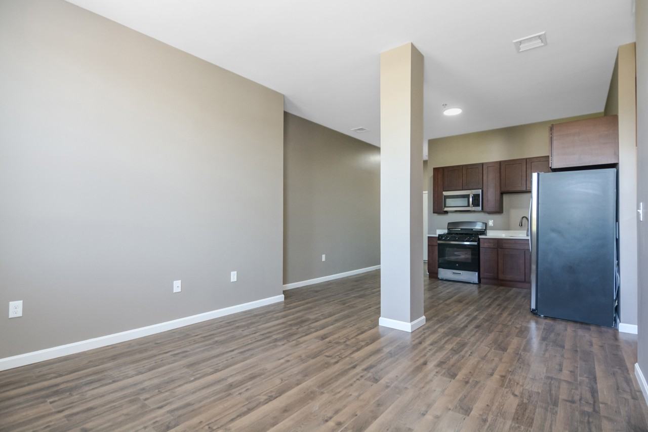 155 Crescent St #4 - Photo 4 of 10