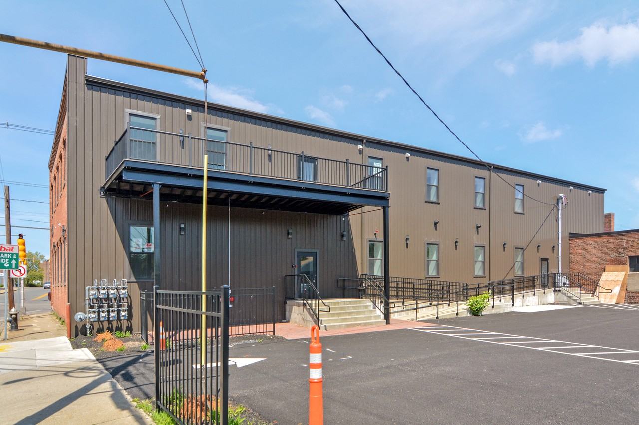 155 Crescent St #4 - Photo 6 of 10