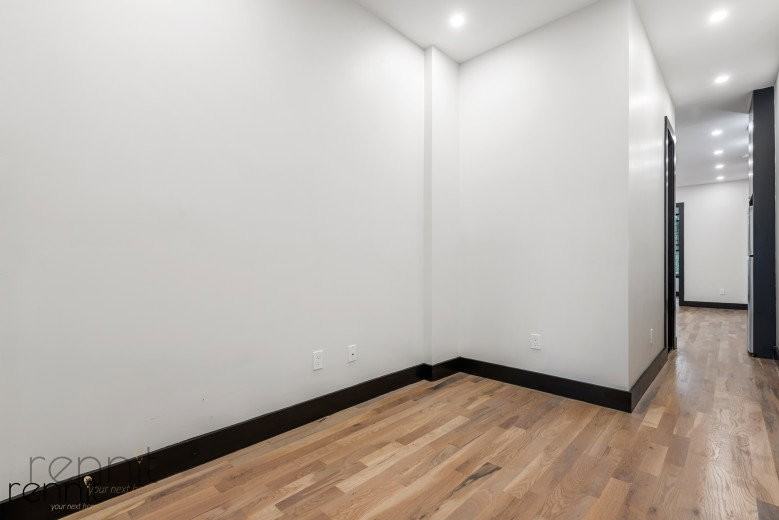 127 Thames St #4L - Photo 3 of 8