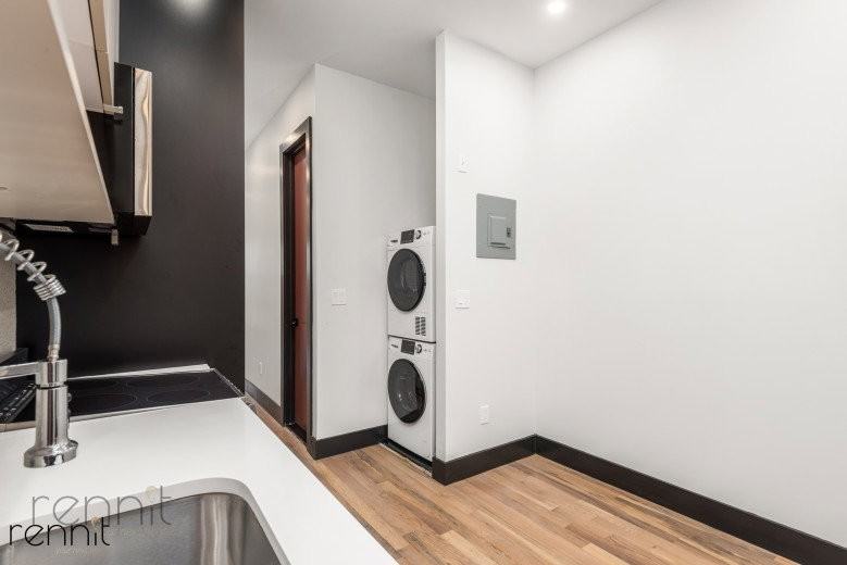 127 Thames St #4L - Photo 4 of 8