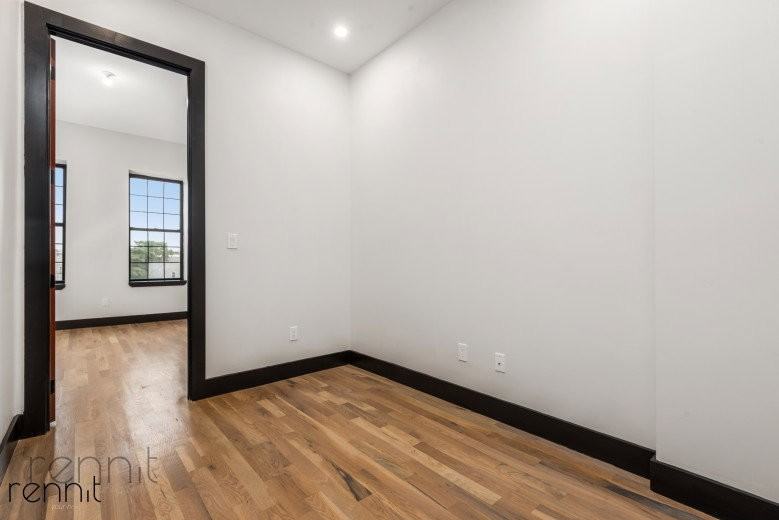 127 Thames St #4L - Photo 5 of 8