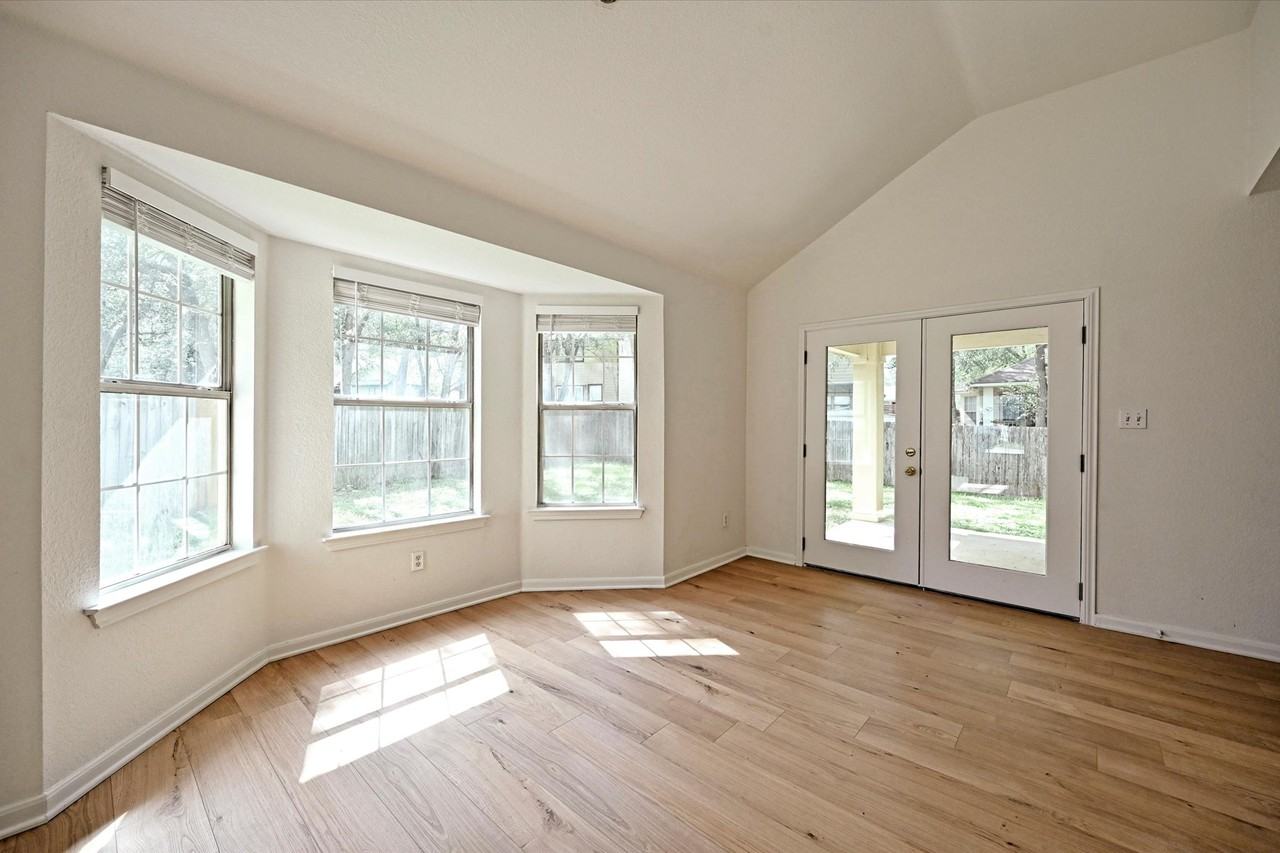108 N Mockingbird Cir - Photo 5 of 10