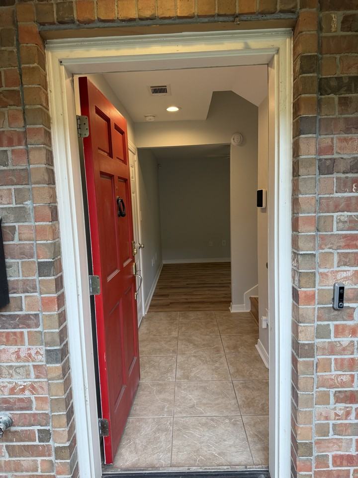 442 S Maple St #1 - Photo 4 of 9