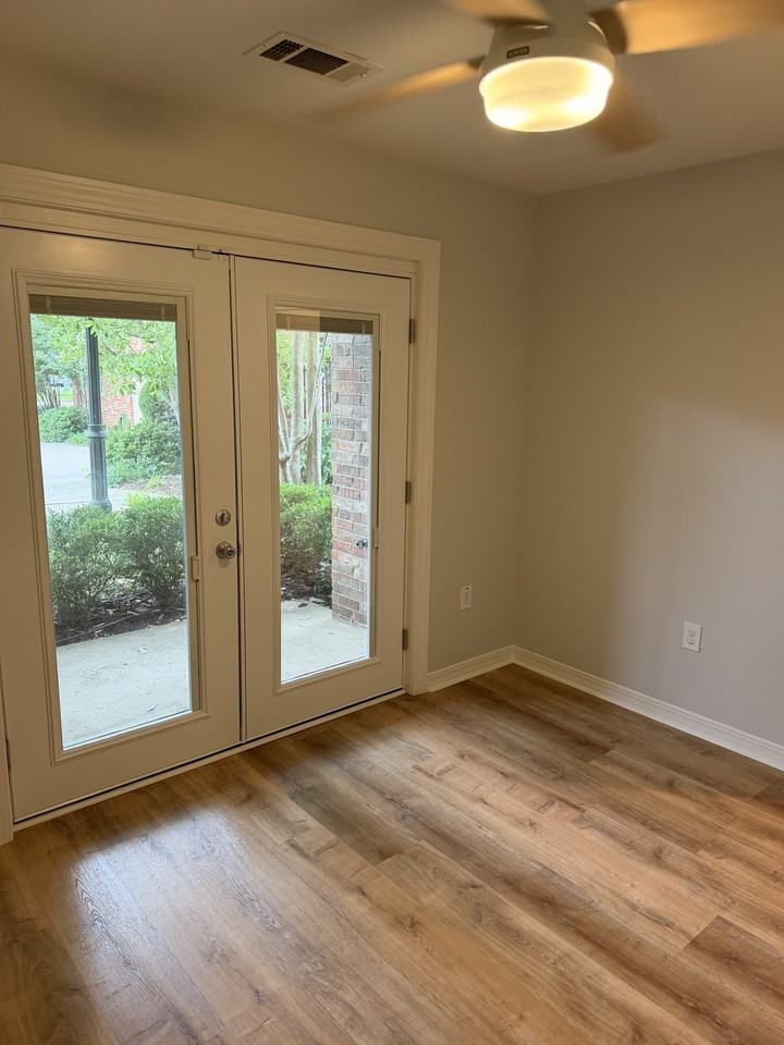 442 S Maple St #1 - Photo 5 of 9